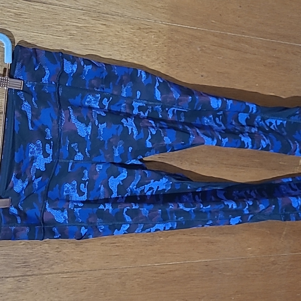 Lululemon camo leggings - Picture 4 of 7